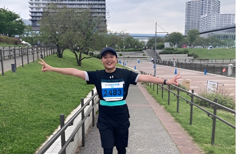 秘書在職中、渡英し安全保障を専門的に学ぶ。様々な国の友人たちから刺激を受ける。